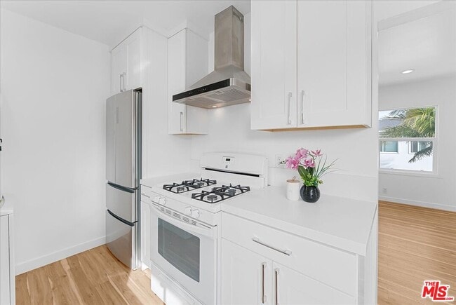 Building Photo - 2948 Exposition Blvd Unit 7