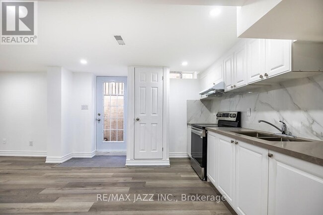 Photo - 2003 Cedarwood Ct