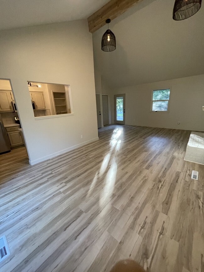 Photo - 1207 Geneva St