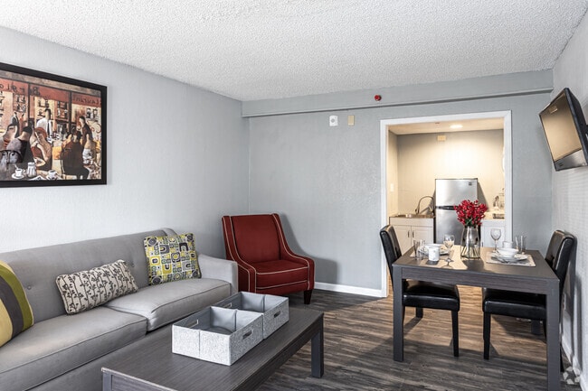 1BR, 2BA - 675 SF