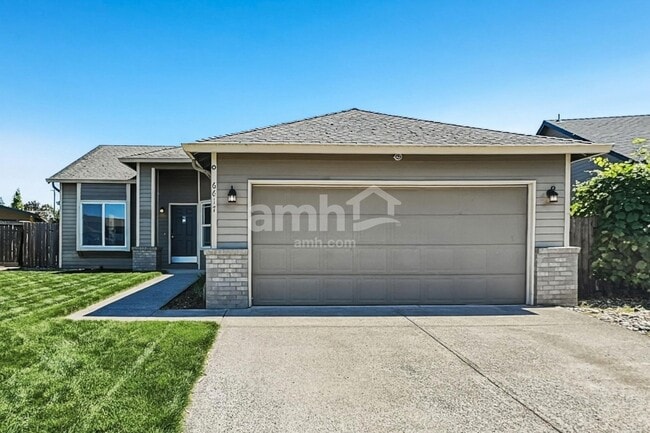 Building Photo - 6617 NE 166th Ave