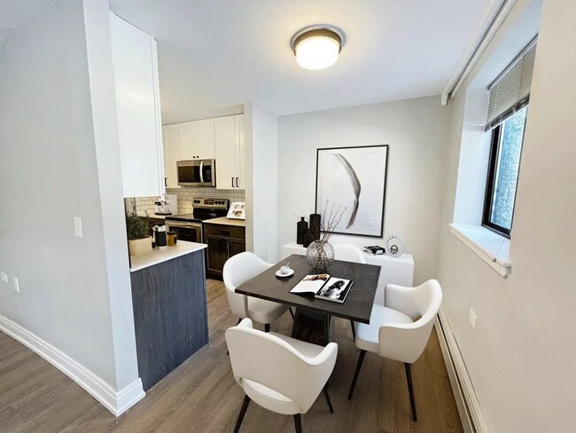 Photo - 6040 N Sheridan Rd