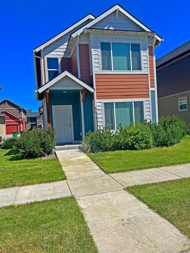 Norton Ranch Three Bedroom Detached Home - Norton Ranch Three Bedroom Detached Home