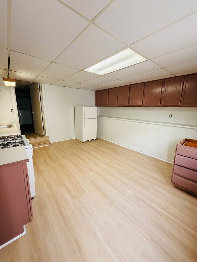 Building Photo - 21 Kosciusko Way Unit 21 Kosciusko  1