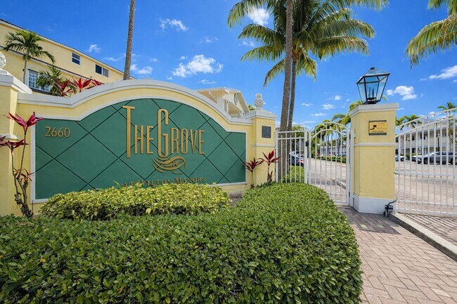 Building Photo - 2660 NE 8th Ave Unit 216