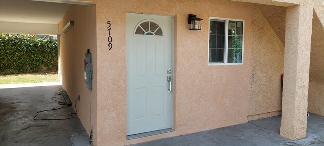 Photo - 5709 Klump Ave