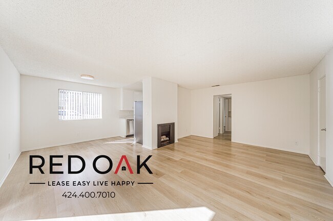 Building Photo - 4338 Mammoth Ave Unit 1