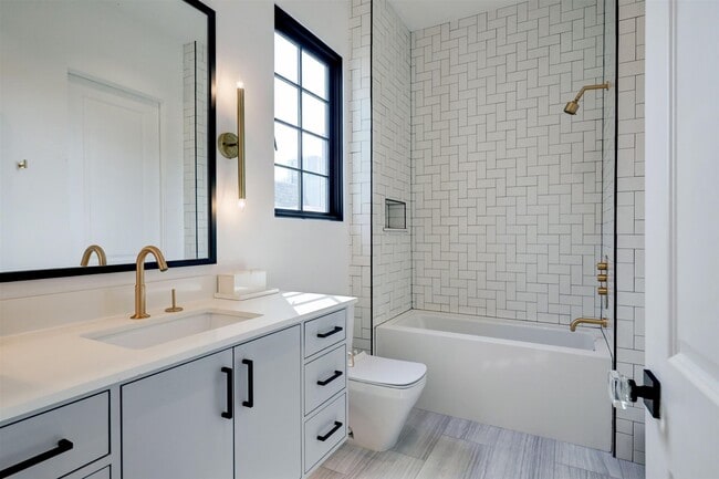 Photo - 2521 Westgate Dr