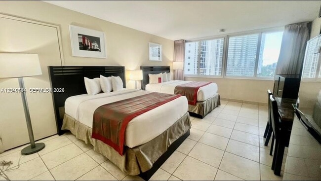 Building Photo - 19201 Collins Ave Unit 942