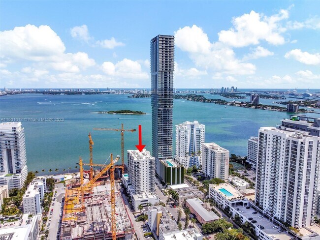 Photo - 601 NE 23rd St Unidad 1403