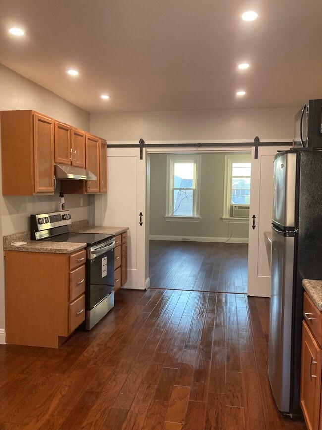 Building Photo - 3015 Brereton St Unit 3 Rental