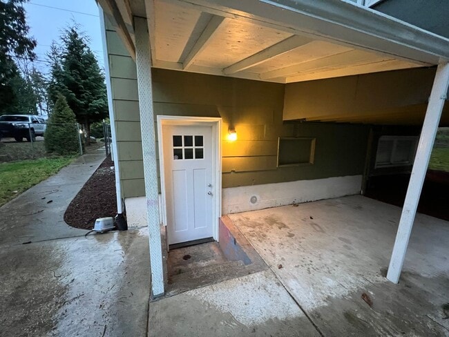 Photo - Spacious Two-Story Home on Private Land in the Desirable Issaquah School District