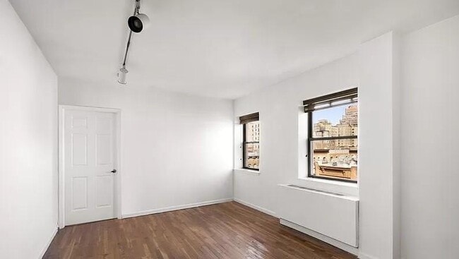 Photo - 186 W 80th St