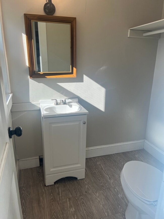 208 Charter Oak St Unit E