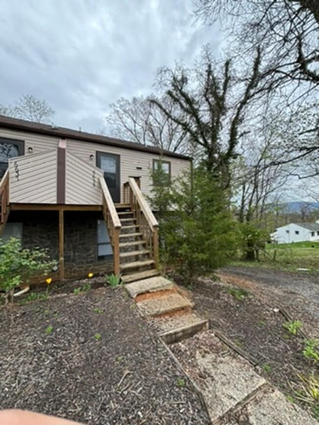 Building Photo - WoodHaven6635 Unit 6635