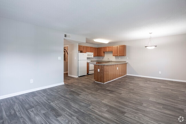 2 beds, 2 baths, 977 sq ft - Winding Creek