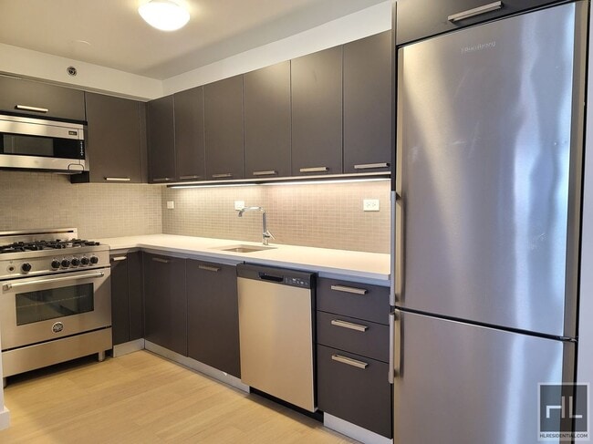 Photo - East 39th Street Unit 10G