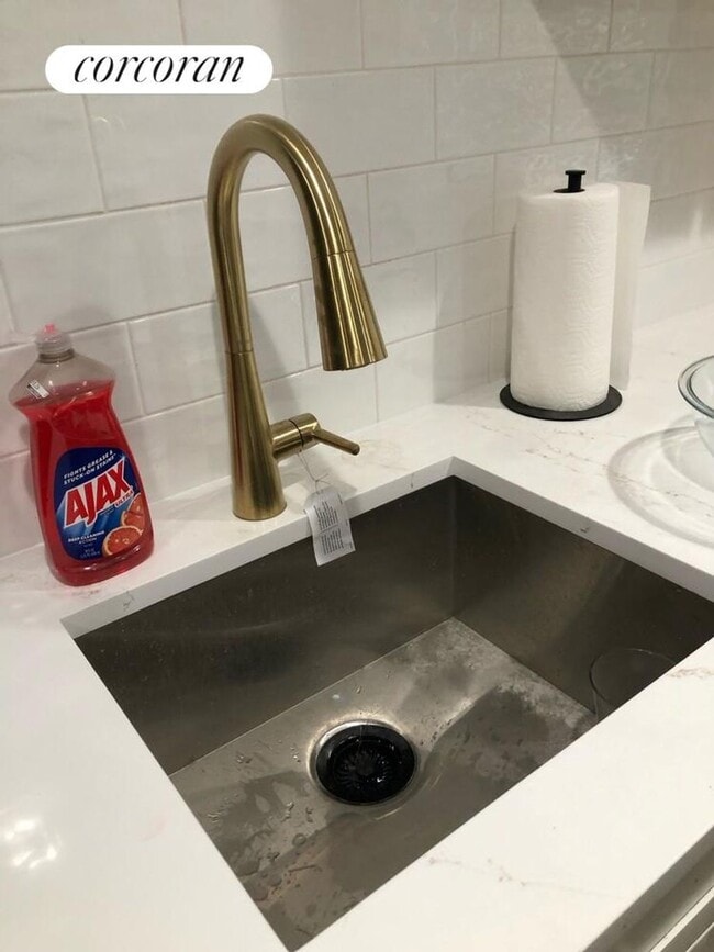 Photo - 1039 Herkimer St