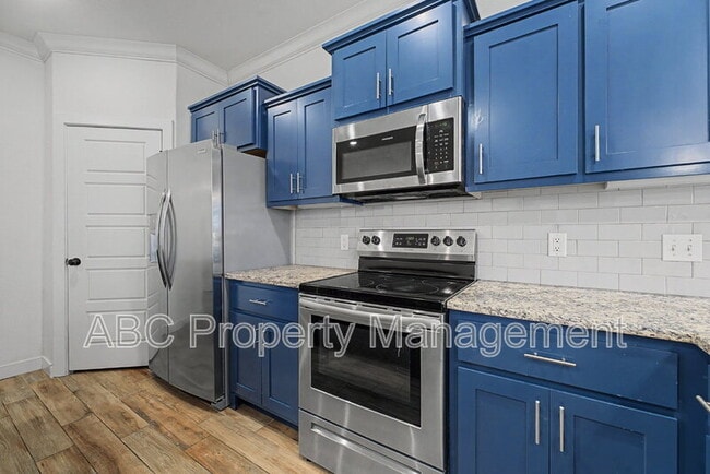 Photo - 3213 SW Hillstone Ave