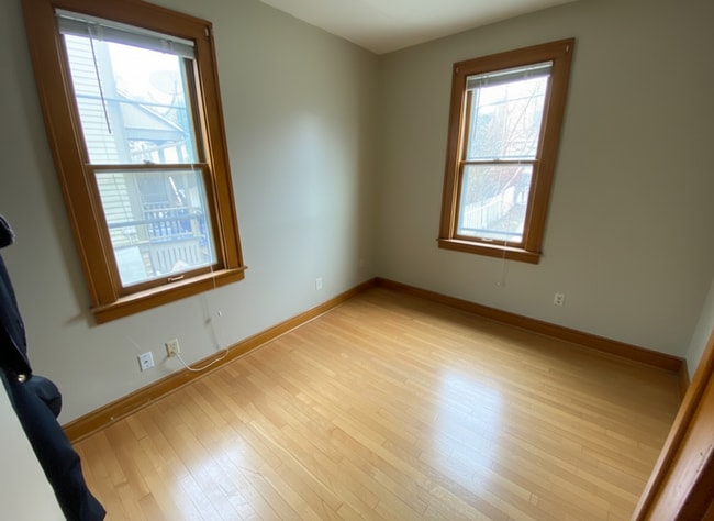 Photo - 1832 N Warren Ave Unit 1834 Warren (lower)
