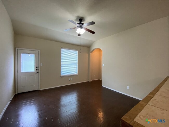 Photo - 506 Creekside Cir