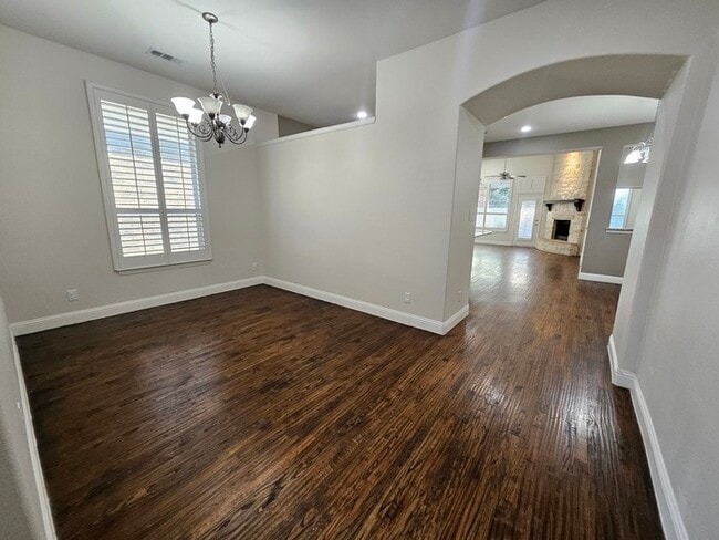 Photo - Beautiful 4-bedroom, 3-bathroom home in aw...