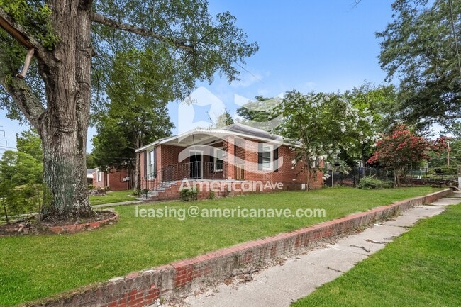 Photo - 2839 Schaul St