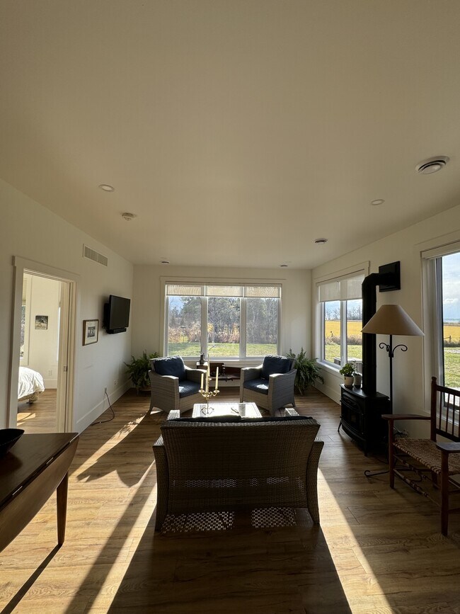 Photo - 315 Lakeport Rd