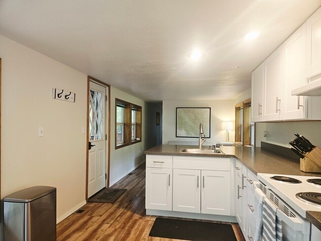 Photo - 1676 W Lakeshore Dr