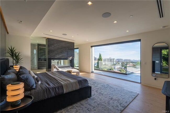 Photo - 1947 Glencoe Way