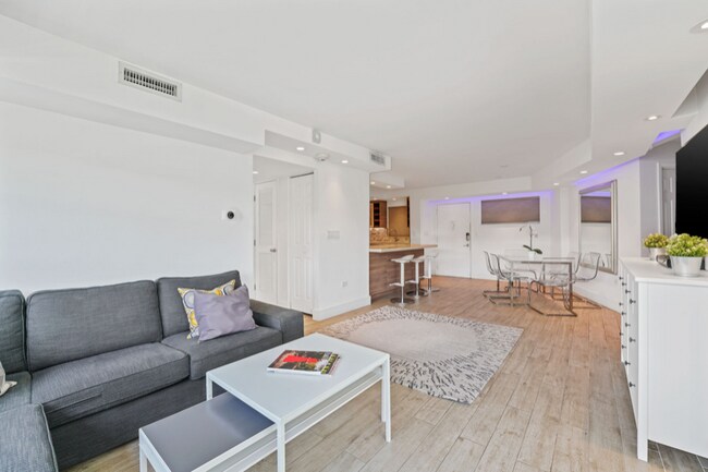 1881 Washington Ave Unit 5H
