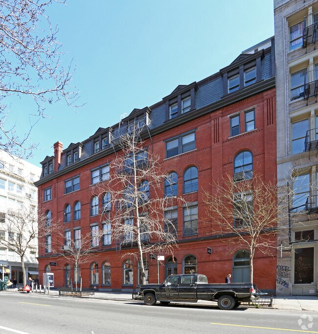 Photo - 435 W Broadway