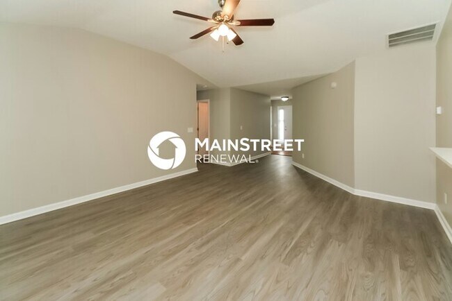 Photo - 3 Bedroom Pet-Friendly Home in Atlanta, GA with Main Street Renewal