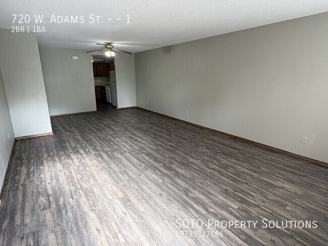 Photo - 720 W Adams St Unit 1