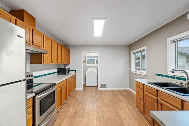 Photo - 208 S Chehalis St