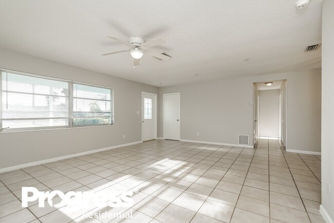 Photo - 344 Crestwood Ave