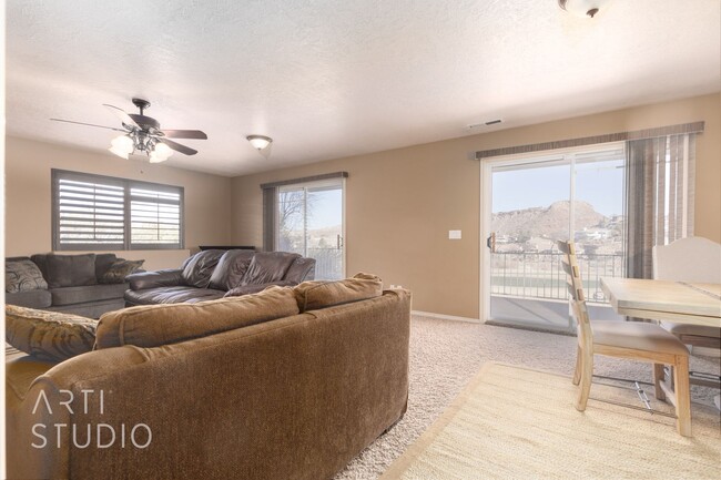 Photo - Spacious 3-Bedroom Walk-Out Basement Apartment in Desirable Bloomington Hills