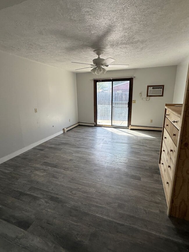 Building Photo - 3313 Leland Ln Unit 111