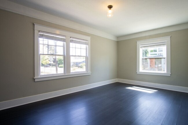 Photo - St. Johns Cool-Contemporary Studio Unit 01