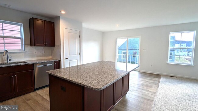 Photo - 11 Edinburgh Ct