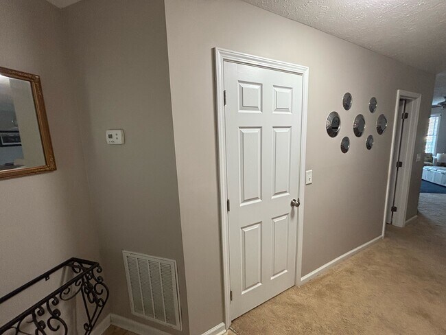 Photo - 1006 Brookhollow Dr