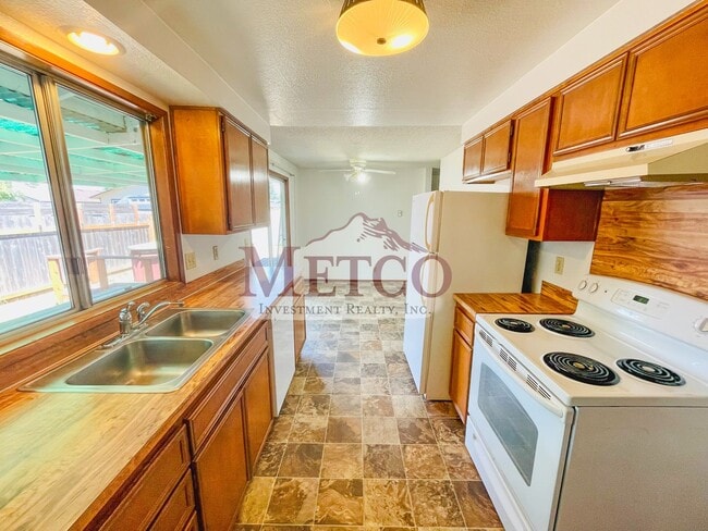 Photo - Nice 2 Bedroom Duplex in Springfield!