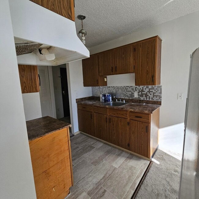 Photo - 1909-1909 Salton Rd