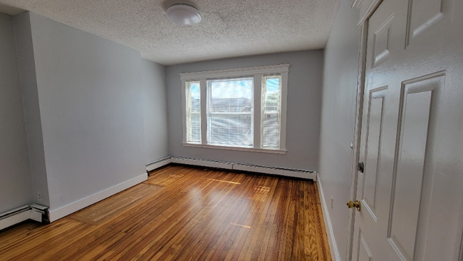 Building Photo - 464 Wethersfield Ave Rental