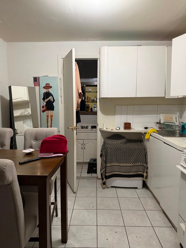 Photo - 3130 68th St Unit Studio Apartment Woodside