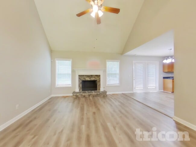 Photo - 219 S Red Oak Way