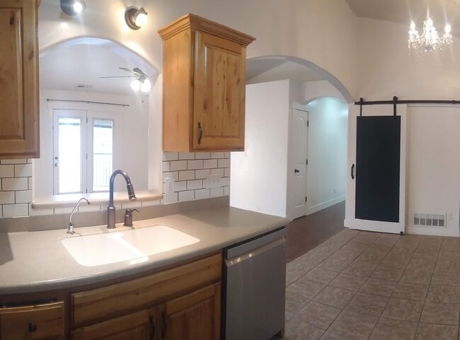 Photo - 1045 S 1700 W