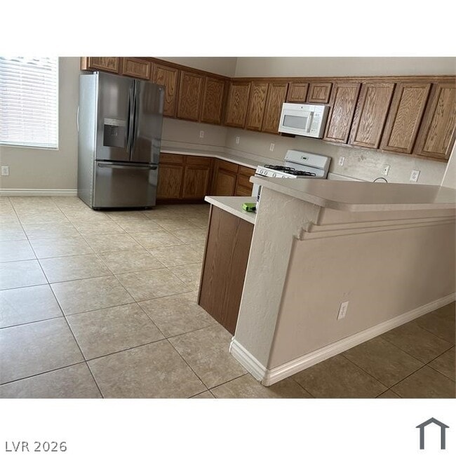 Photo - 2660 Lochleven Way