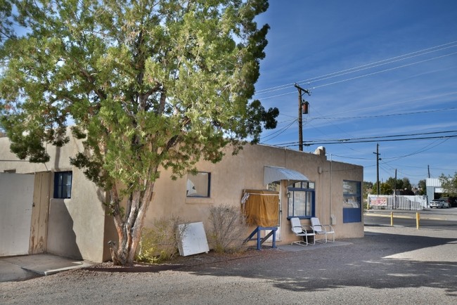 West Central RT 66 Apartments For Rent in Albuquerque, NM | ForRent.com