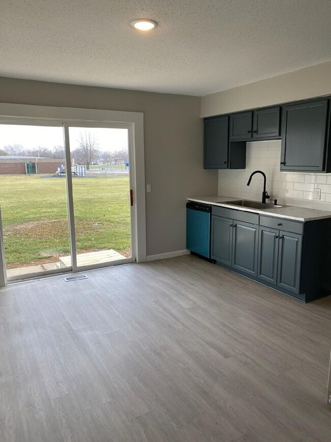 Photo - 5415 N Linwood Ave Unidad 5417 N Linwood Ave.